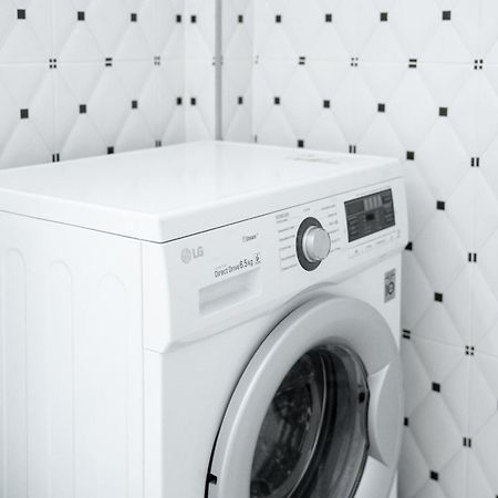 Business Class Apartments In The City Center Кишинев Екстериор снимка