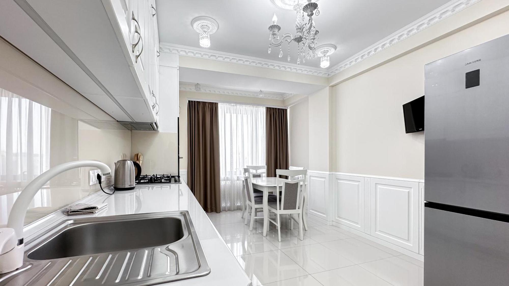 Business Class Apartments In The City Center Кишинев Екстериор снимка