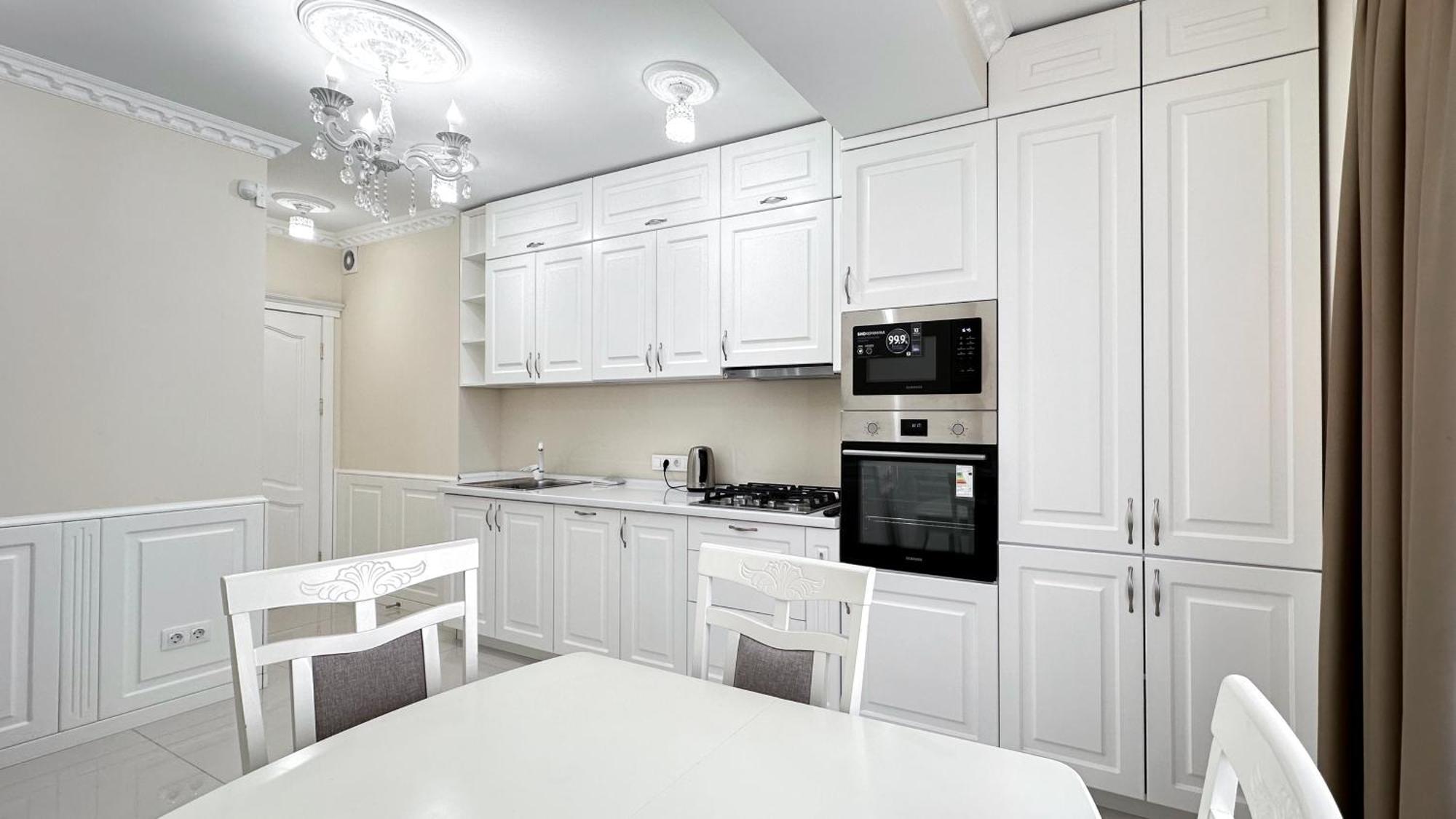 Business Class Apartments In The City Center Кишинев Екстериор снимка